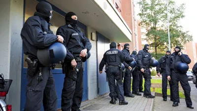 В Германии арестовали 25 «граждан рейха», готовивших переворот. Среди них  есть россиянка - Газета.Ru