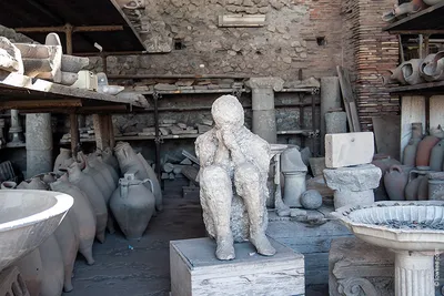 Ученые усомнились в гипотезе «мирной» смерти жителей Помпей | РБК Life