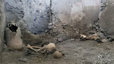 Гипсовые отливки тел жертв извержения Везувия 79 г. Помпеи.
