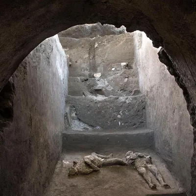 На раскопках в Помпеях нашли останки двух мужчин | Наука и жизнь