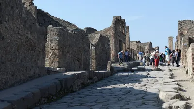NEWSru.com :: На раскопках в городе Помпеи обнаружены останки двух мужчин,  погибших при извержении Везувия в 79 году н.э.