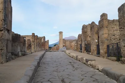 Место, застывшее во времени: судьба города Помпеи | ХроноScio | История и  культура | Дзен
