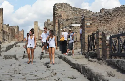 Поездка в Неаполь и Помпеи на два дня - советы самостоятельным туристам -  УНИАН