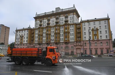 Проекция на стенах посольства США в Москве: оккупацию Крыма назвали  достижением - видео | OBOZ.UA