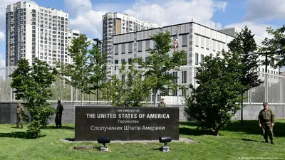Госдеп США: Семьи дипломатов должны покинуть Украину – DW – 24.01.2022