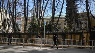 Посольство Украины полностью закрылось - Москвич Mag