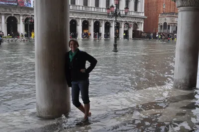 В Венецию пришла \"большая вода\": фото затопленных улиц и площадей -  14.11.2019, Sputnik Казахстан