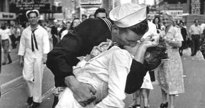 Умер моряк с фотографии «Поцелуй на Таймс-сквер» - Газета.Ru | Новости
