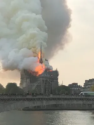 Крупный пожар вспыхнул в здании около музея Орсе в Париже - РИА Новости,  06.02.2022
