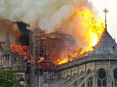 Пожар в парижском соборе Нотр-Дам. Главное — РБК