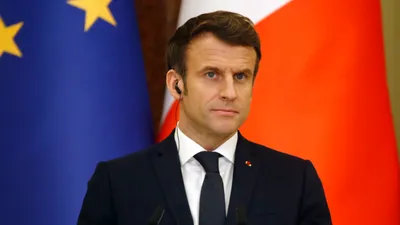 Президент Франции Макрон призвал Путина не признавать ДНР и ЛНР —  15.02.2022 — Политика на РЕН ТВ