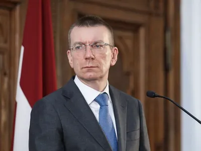 Президент Латвии считает, что руководство самоуправлений должно иметь  допуск к гостайне - Chayka.lv