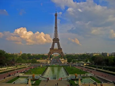 Париж: профессиональная фотосессия с Эйфелевой башней | GetYourGuide