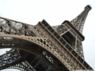 Эйфелева башня – главный символ Парижа | SLON