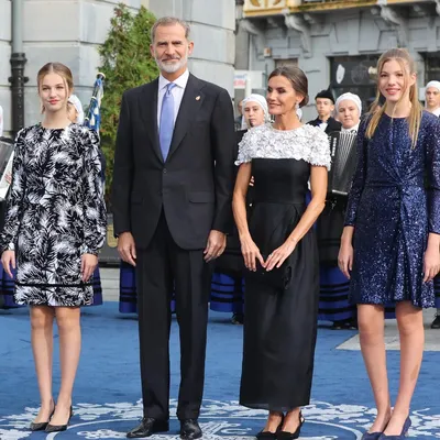 Королева Испании Летиция одела вышиванку от украинского бренда • Портал  АНТИКОР