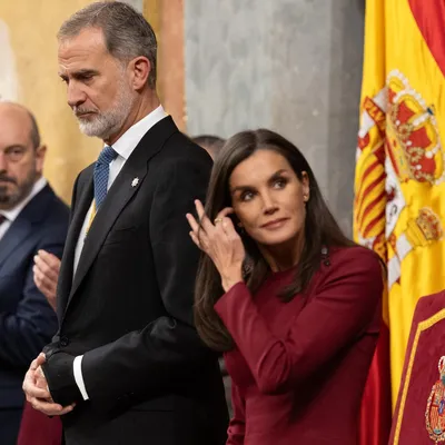 Королева Испании Летиция выглядит роскошно в Carolina Herrera - Стиль |  Сегодня