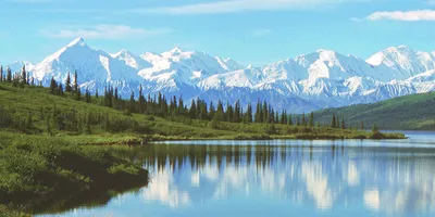 Обои Emerald Lake, Alaska Природа Реки/Озера, обои для рабочего стола,  фотографии emerald, lake, alaska, природа, реки, озера, озеро, горы, лес,  деревья, пейзаж Обои для рабочего стола, скачать обои картинки заставки на  рабочий
