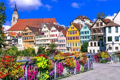 Современные крыши домов в Германии Стоковое Фото - изображение  насчитывающей зодчества, картина: 48602476