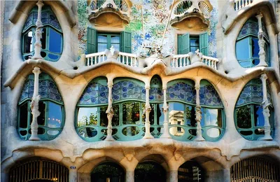 Барселона. Творения Антонио Гауди. Дом Бальо (Casa Batlló)