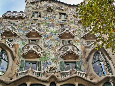 Безумные дома Антонио Гауди в Барселоне | Соло - путешествия | Дзен