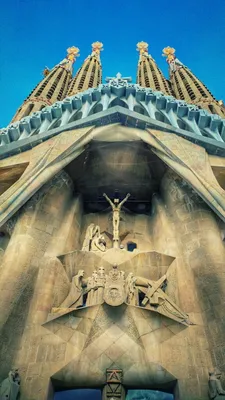Letstrvl.com | 8 интересных фактов о храме Саграда Фамилия и секреты его  символизма