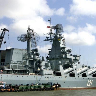 Ракетный крейсер «Москва» Черноморского флота России стал на якорь в  Севастопольской бухте (+фото)