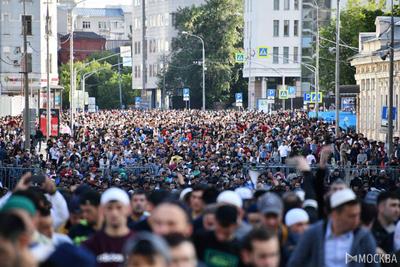 Ураза-байрам 2019 - Фото и видео празднования окончания Рамадана в Москве -  Апостроф