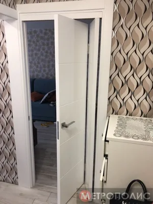Раздвижная перегородка из алюминия между гостиной и кухней с прозрачным  стекло сверху и узорчатым снизу в Минске