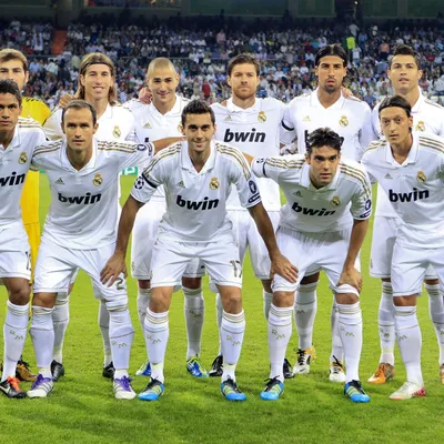 Реал Мадрид» представляет культовую домашнюю майку 23–24, вдохновленную  клубным духом и устойчивыми инновациями