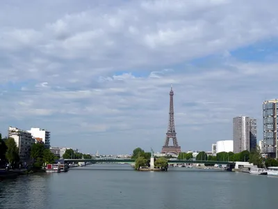 Париж впервые за 100 лет откроет для купания реку Сену