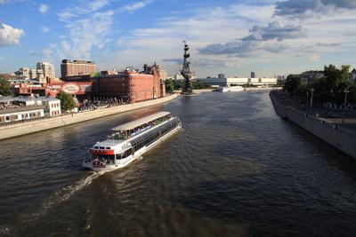 Москва-река — прогулки на теплоходе, достопримечательности вдоль реки,  фото, гостиницы рядом, как добраться | Туристер.Ру