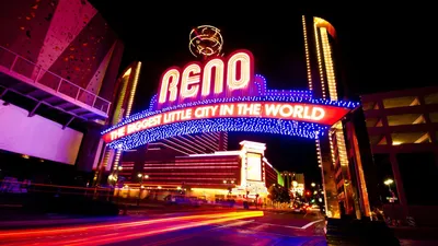 Центр Рено Невада — стоковые фотографии и другие картинки Рино - Рино,  Невада - Западные Штаты Сша, University of Nevada - Reno - iStock