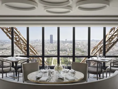 Возвращение легенды: ресторан Le Jules Vernе на Эйфелевой башне | myDecor