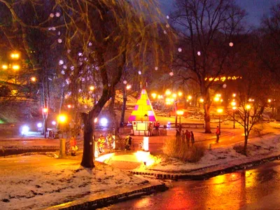 Очень мрачно\": в Риге раскритиковали украшение города к празднику -  23.12.2023, Sputnik Латвия