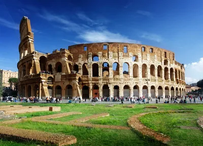 РИМ, ИТАЛИЯ - 10-ое июня 2018 - гладиаторы для туристов принимая  изображения и Selfies на Colosseo Редакционное Стоковое Фото - изображение  насчитывающей европейско, деталь: 128438088