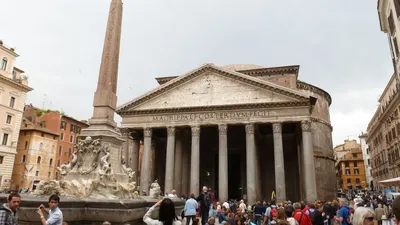 Рим просит ограничить доступ туристов к фонтану Треви | Общество |  Аргументы и Факты