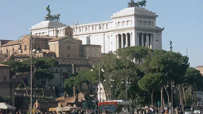 Il vittoriano на площади венеции, рим, италия | Премиум Фото