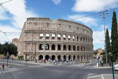 РИМ - Апреля 10: Туристы Посещают Пьяцца Делла Ротонда На 10 Апреля 2012  Года В Риме. По Euromonitor, Рим 3-й Самый Посещаемый Город В Европе (5,5  Международных Туристских Прибытий 2009) Фотография, картинки,