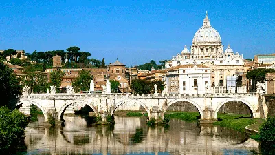 Зима в Італії: Колізей у Римі засипало снігом, а у Венеції замерзли канали  — Фото