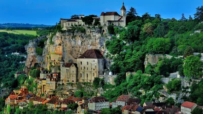 Pilgrimage to Rocamadour – Life on La Lune