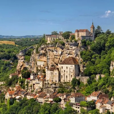Overlooking The Famous Religious Landmarks Of The Clifftop Village Of  Rocamadour, France Фотография, картинки, изображения и сток-фотография без  роялти. Image 173414646