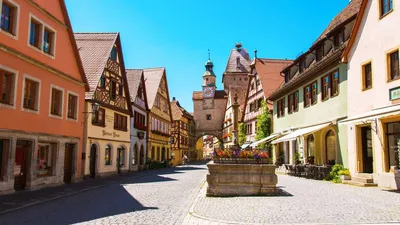 Динкельсбуль бавария. романтическая дорога красивый город в Германии  Стоковое Фото - изображение насчитывающей памятник, немецко: 258248604