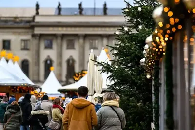 Влогмас: Рождество в Берлине 2021, Рождественские маркеты, магазины  подарков, техно-ёлка - YouTube