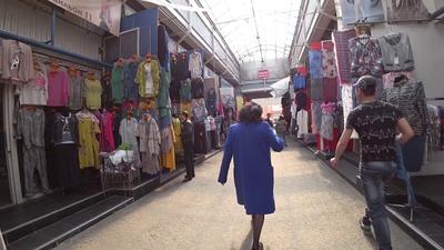 Вы ко мне вернетесь»: как покупать одежду на главном рынке России -  Газета.Ru