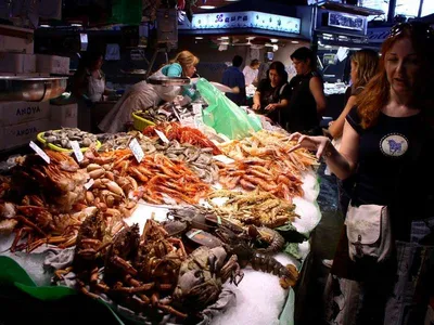 Барселона Испания Ноября 2021 Года Вход Boqueria Знаменитый  Продовольственный Рынок – Стоковое редакционное фото © marktucan #534443684
