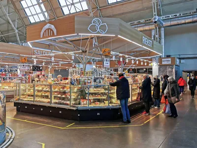 Первый в Латвии фуд-корт в гастрономическом павильоне Рижского Центрального  рынка. Что это, зачем идти, и стоит ли того? — TravelBlog Baltic