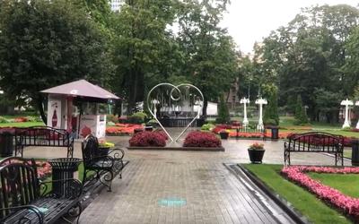 Памятник Влюбленным в Саду Эрмитаж: сердце любви