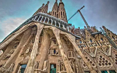 Собор Саграда Фамилия в Барселоне (ВИДЕО и ФОТО) - Искупительный храм  Святого Семейства | Беспощадный путешественник | Дзен