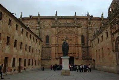 Новый собор (Саламанка, Испания) Стоковое Изображение - изображение  насчитывающей турист, край: 155816383