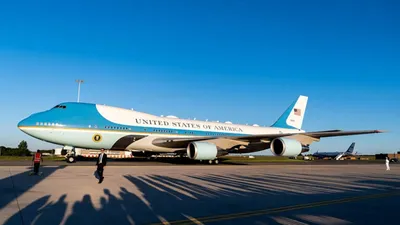 Цена самолетов президента США сравнялась с авианосцем - Российская газета